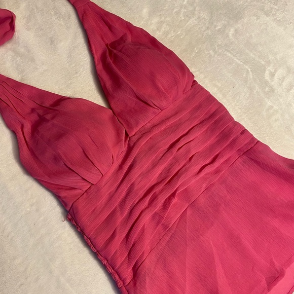 gorgeous pink guess halter top - Picture 2 of 4